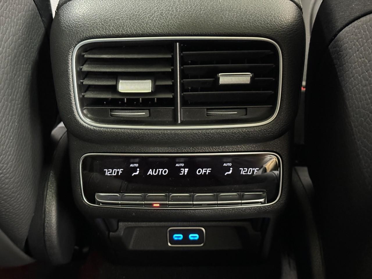 Mercedes-Benz GLS Vehicle Full-screen Gallery Image 13