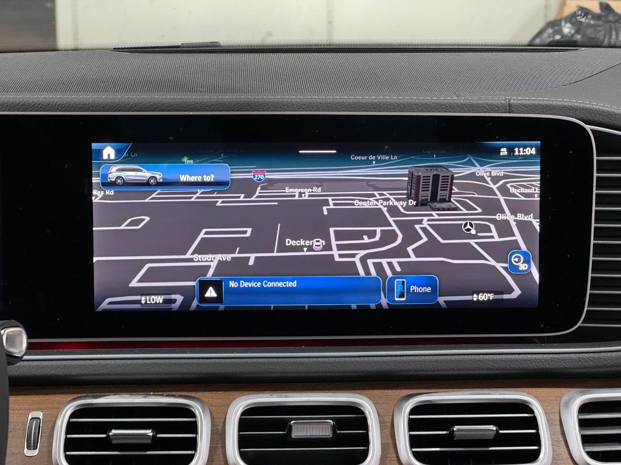 Mercedes-Benz GLS Vehicle Full-screen Gallery Image 17