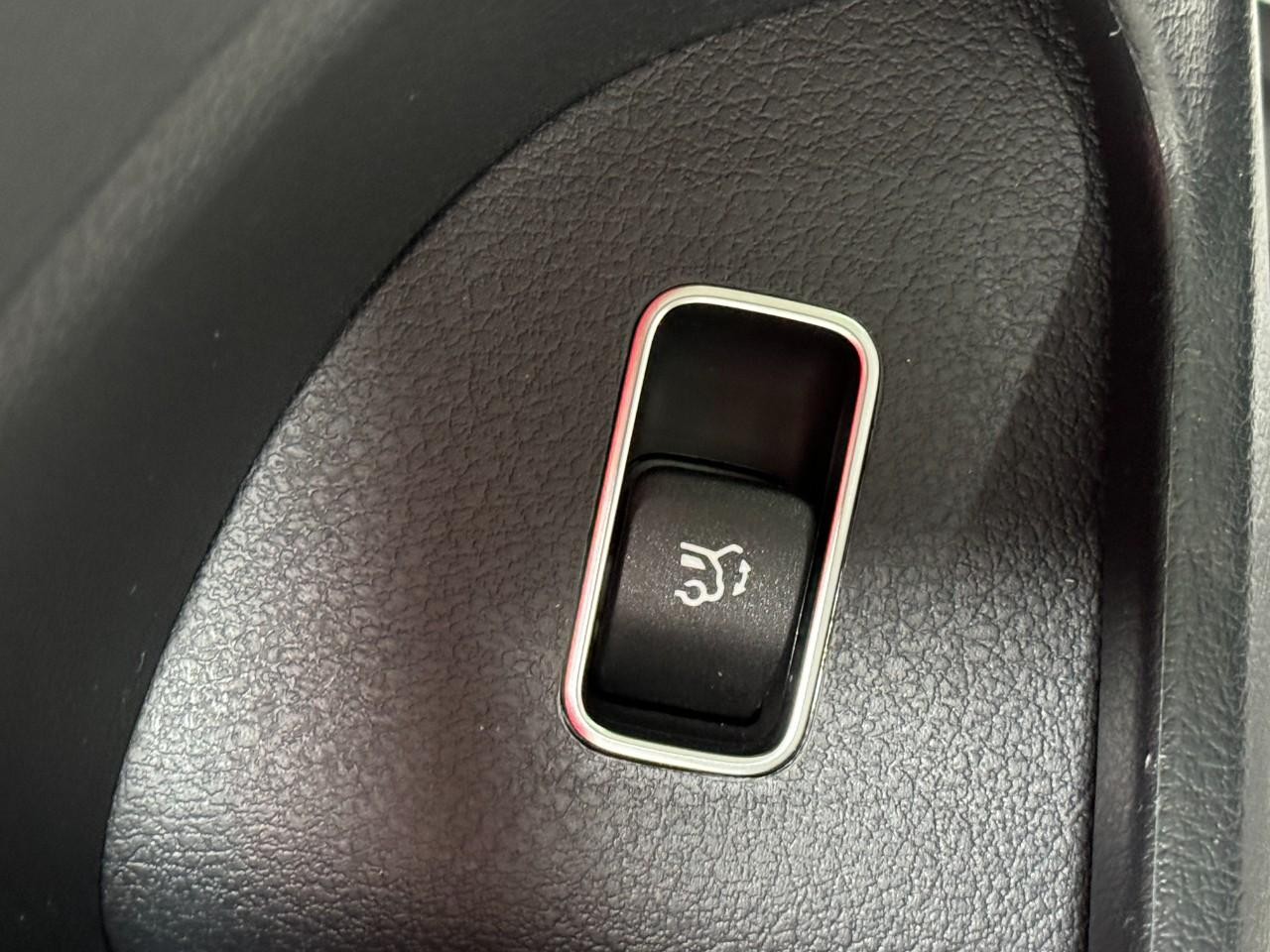 Mercedes-Benz GLS Vehicle Full-screen Gallery Image 30