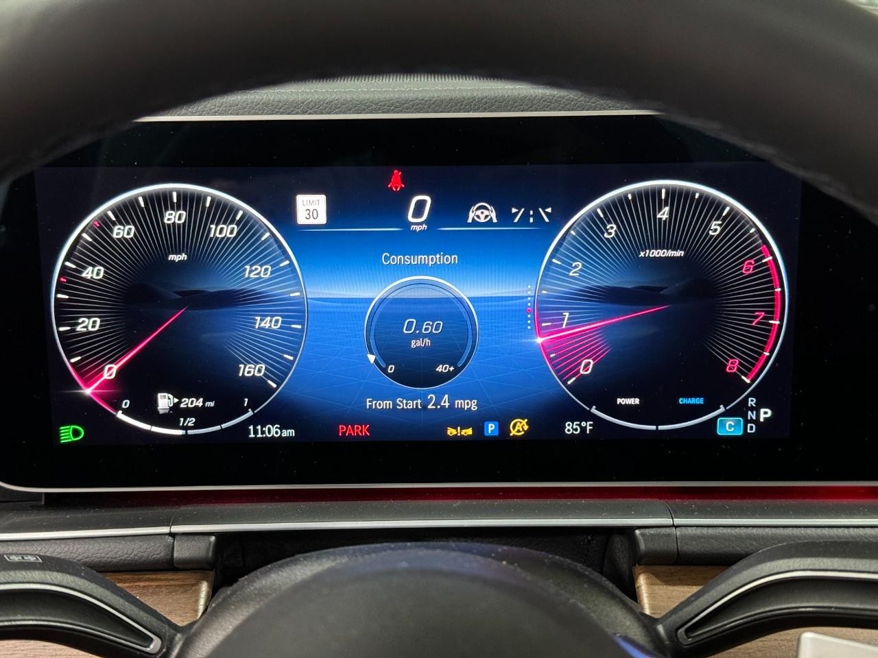 Mercedes-Benz GLS Vehicle Full-screen Gallery Image 36