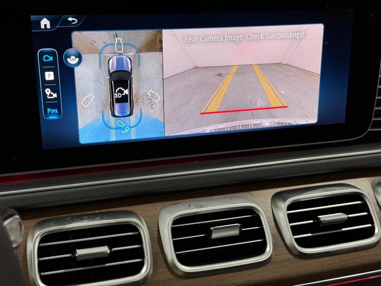 Mercedes-Benz GLS Vehicle Full-screen Gallery Image 38