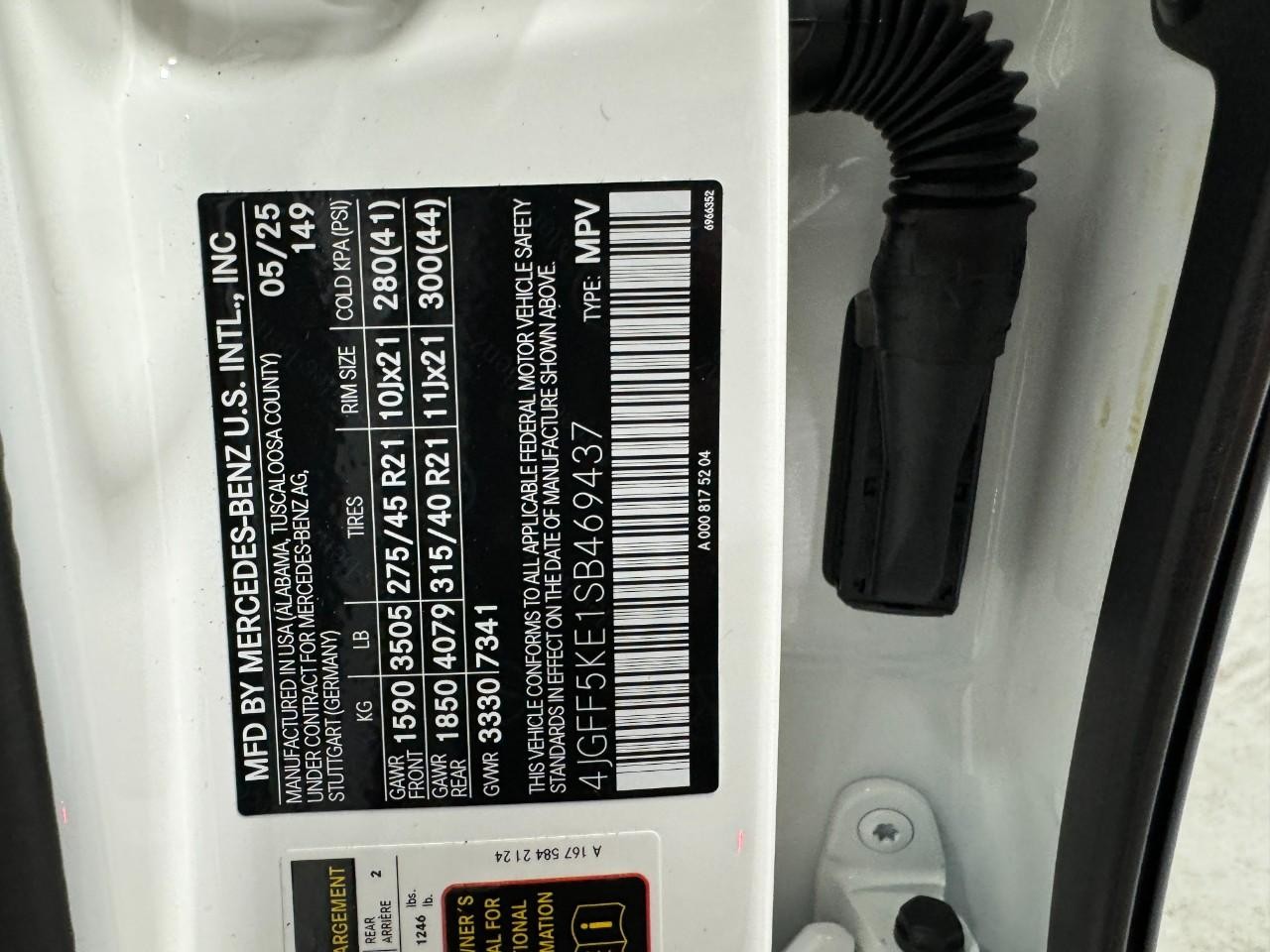 Mercedes-Benz GLS Vehicle Full-screen Gallery Image 39