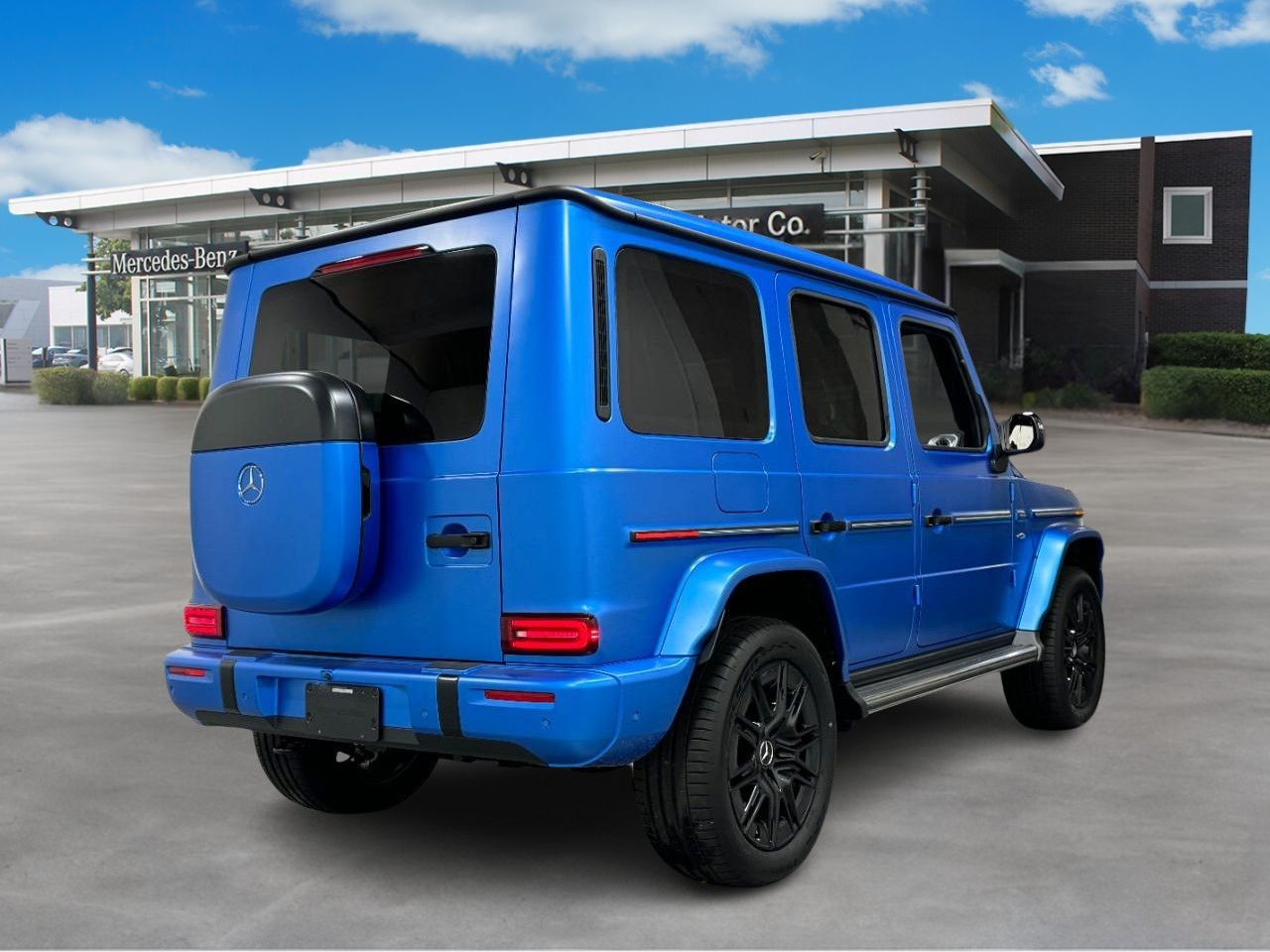 Mercedes-Benz G-Class Vehicle Full-screen Gallery Image 4