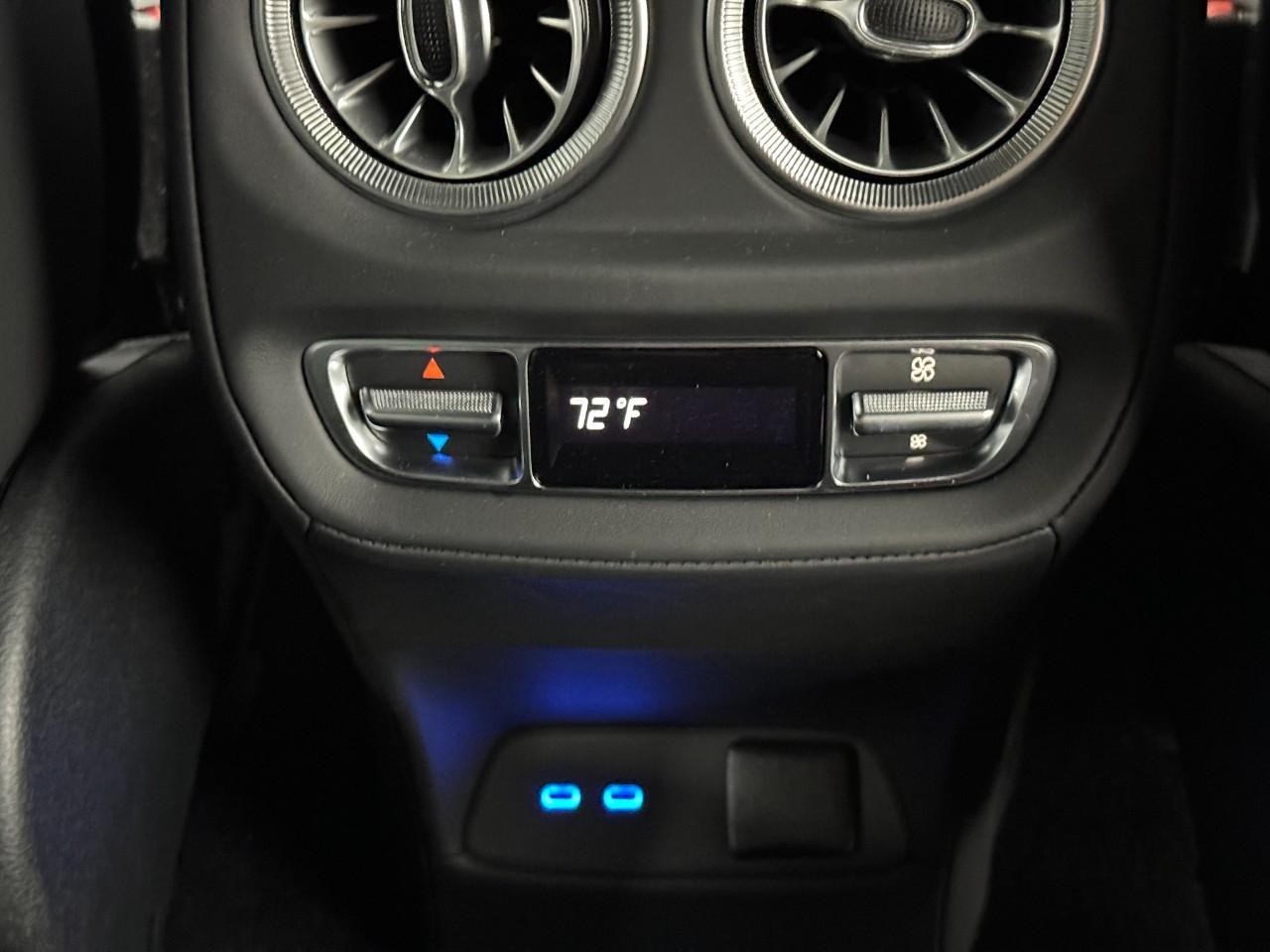 Mercedes-Benz G-Class Vehicle Full-screen Gallery Image 14