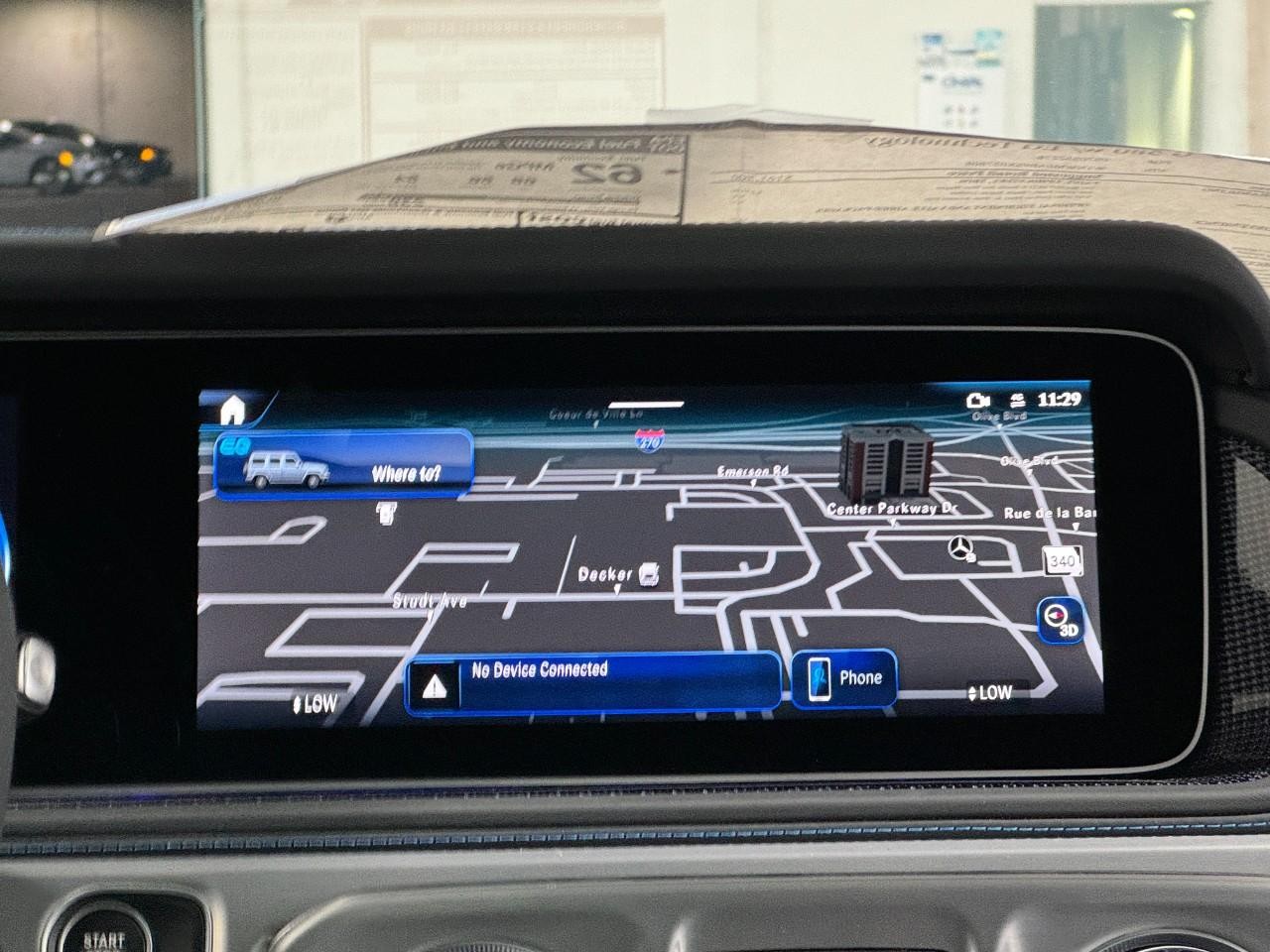 Mercedes-Benz G-Class Vehicle Full-screen Gallery Image 18