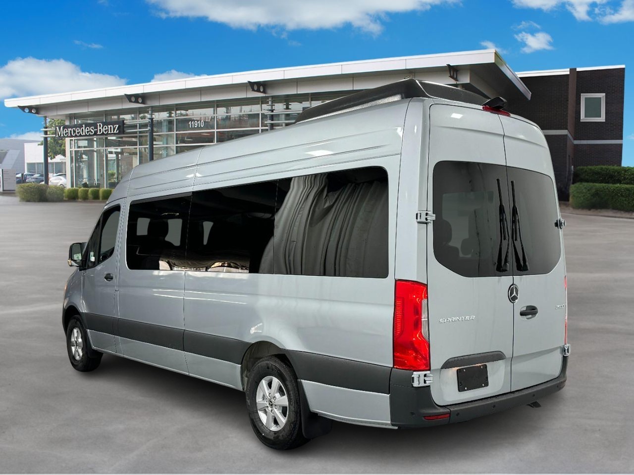Mercedes-Benz Sprinter Passenger Van Vehicle Full-screen Gallery Image 3