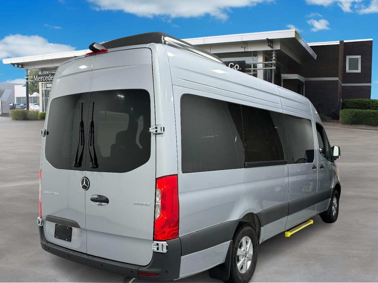Mercedes-Benz Sprinter Passenger Van Vehicle Full-screen Gallery Image 4