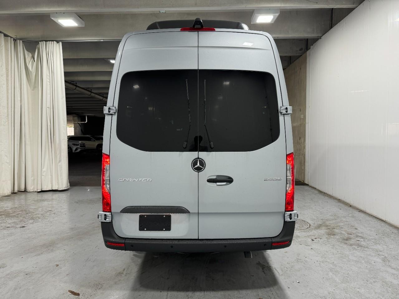 Mercedes-Benz Sprinter Passenger Van Vehicle Full-screen Gallery Image 12