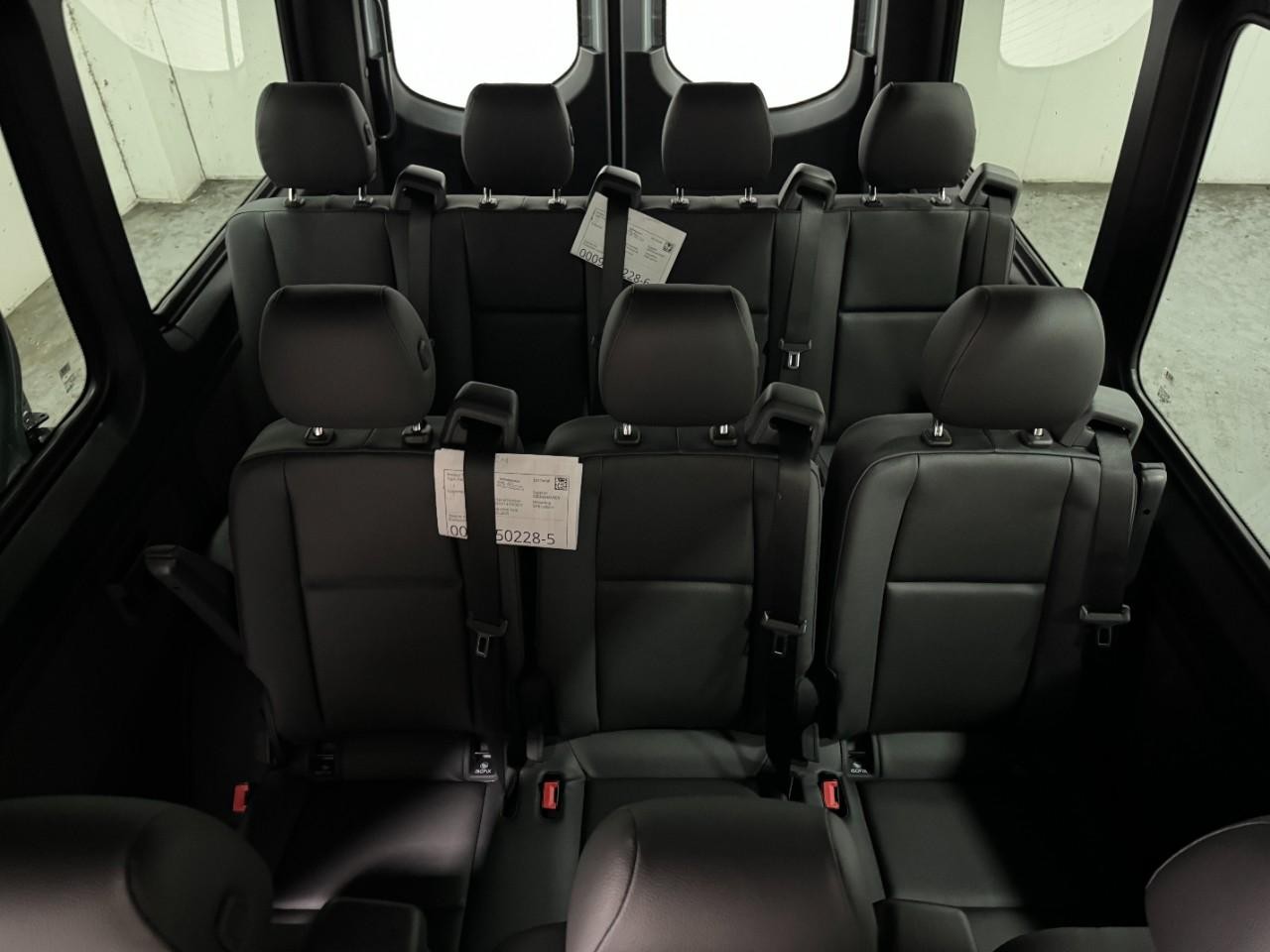 Mercedes-Benz Sprinter Passenger Van Vehicle Full-screen Gallery Image 15