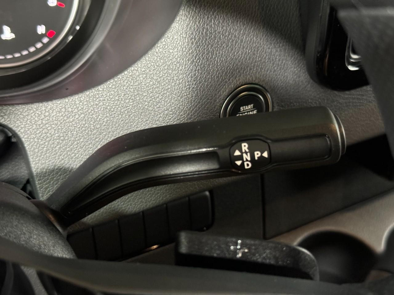 Mercedes-Benz Sprinter Passenger Van Vehicle Full-screen Gallery Image 31