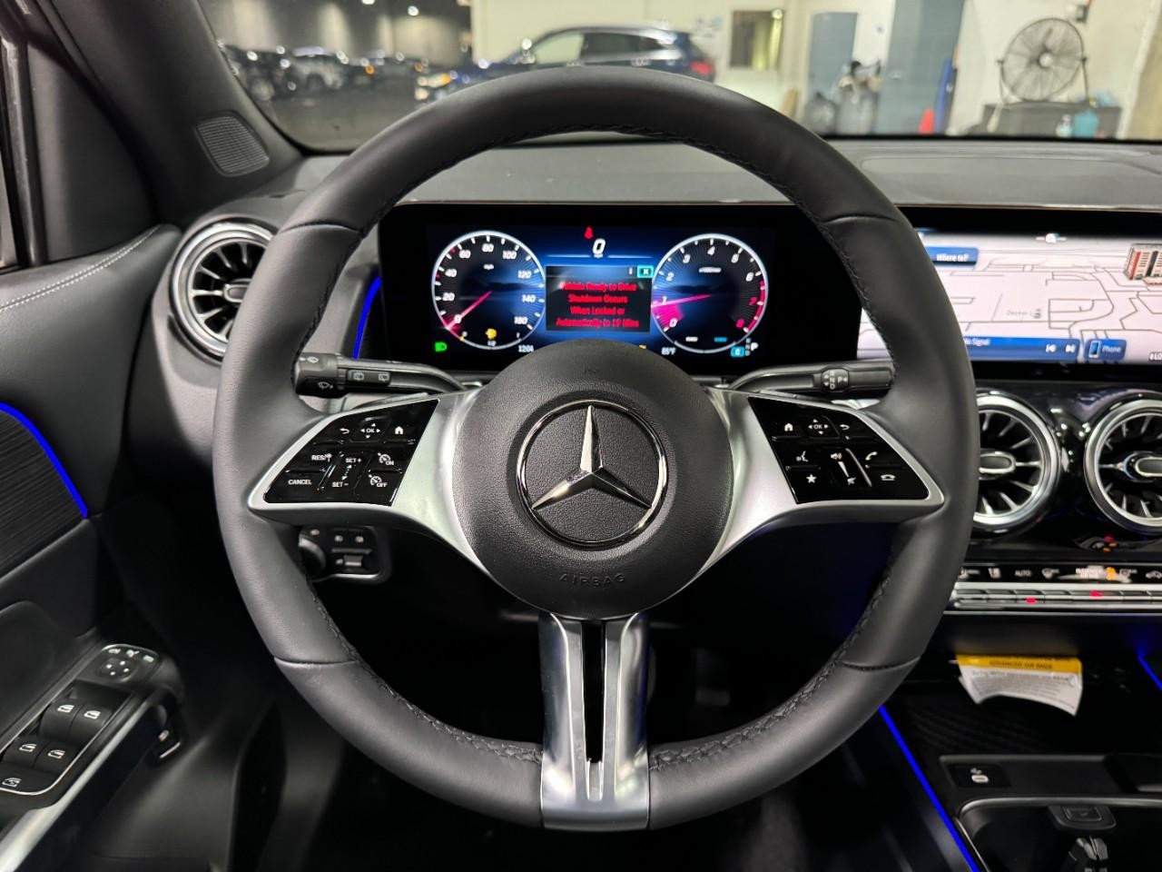 Mercedes-Benz GLB Vehicle Full-screen Gallery Image 16