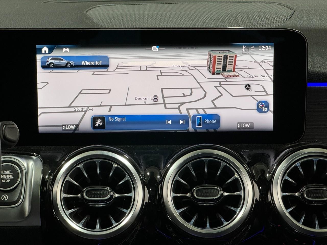 Mercedes-Benz GLB Vehicle Full-screen Gallery Image 17