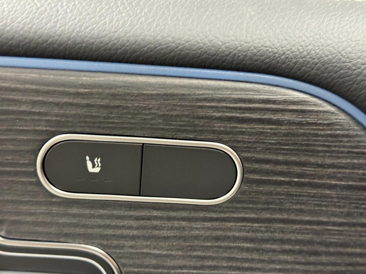 Mercedes-Benz GLB Vehicle Full-screen Gallery Image 21