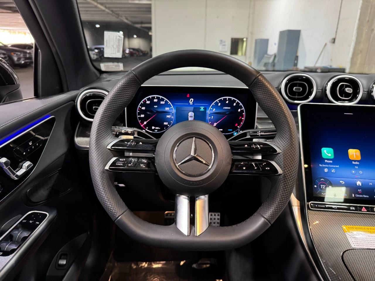 Mercedes-Benz GLC Vehicle Full-screen Gallery Image 13