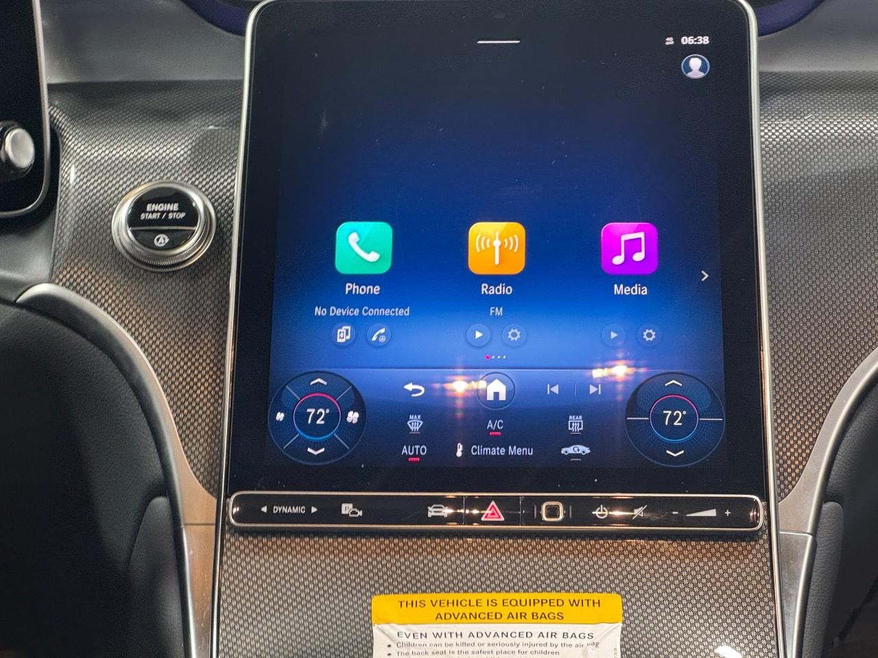 Mercedes-Benz GLC Vehicle Full-screen Gallery Image 14