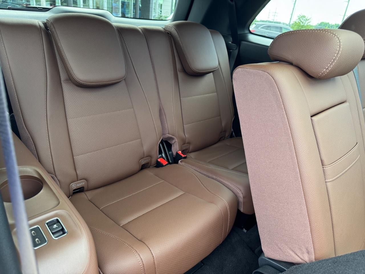 Mercedes-Benz GLS Vehicle Full-screen Gallery Image 15