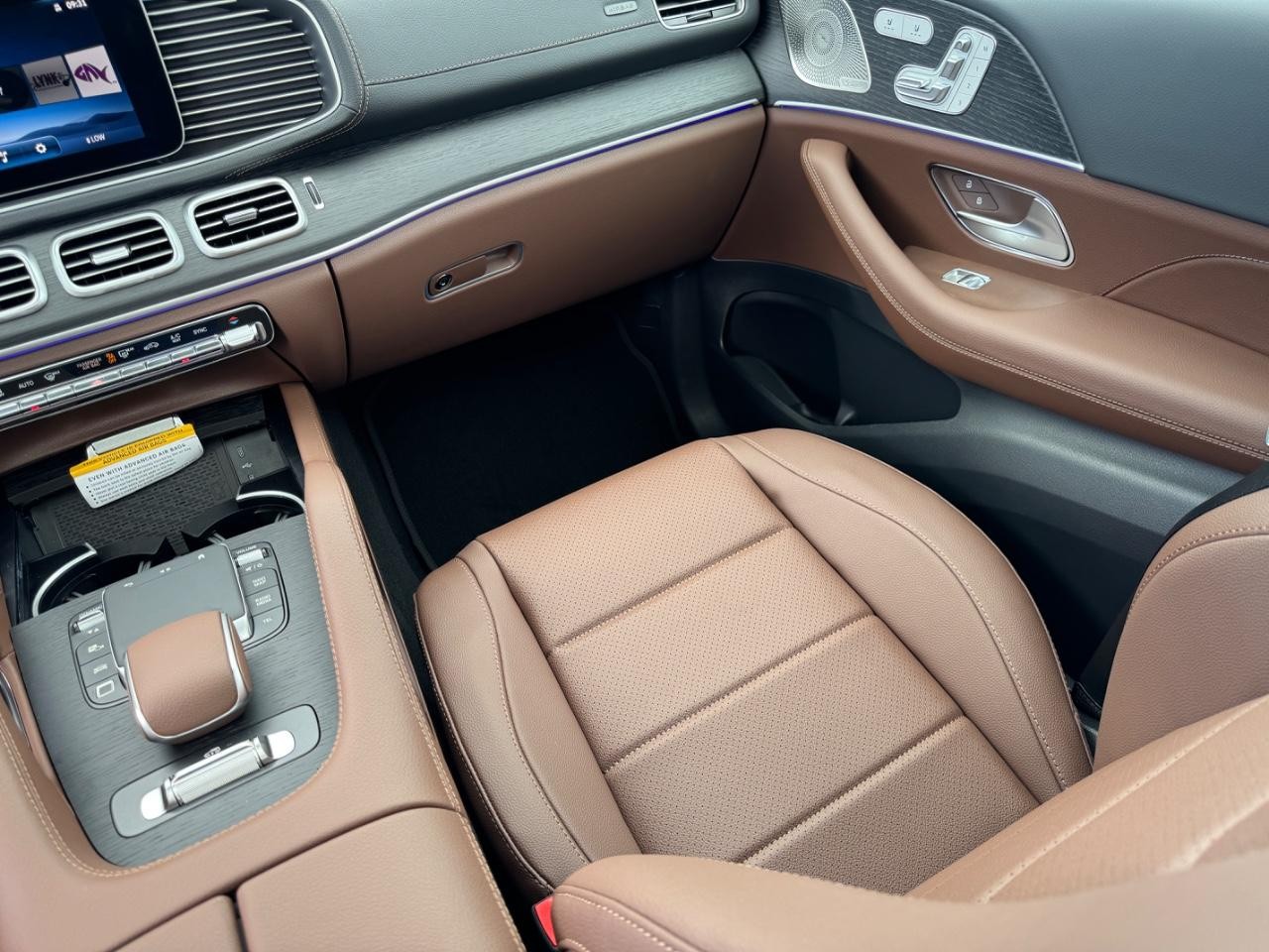 Mercedes-Benz GLS Vehicle Full-screen Gallery Image 20