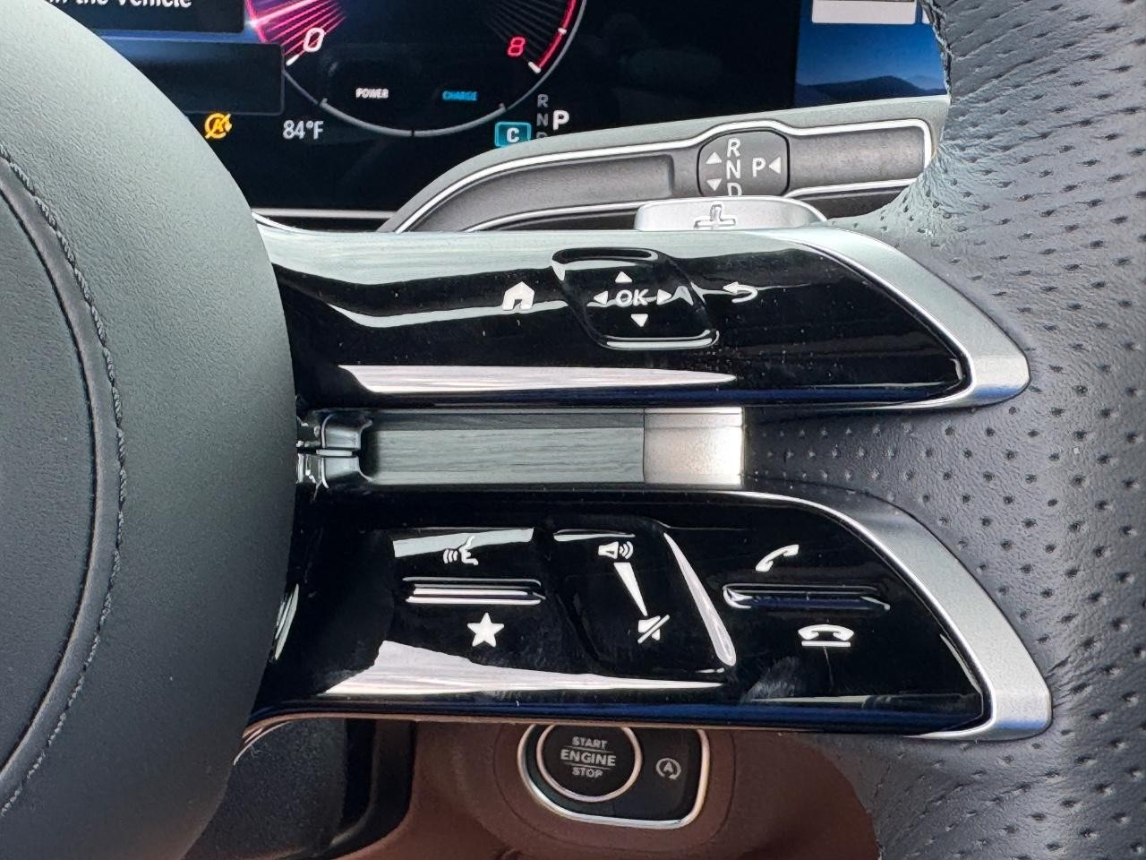 Mercedes-Benz GLS Vehicle Full-screen Gallery Image 24