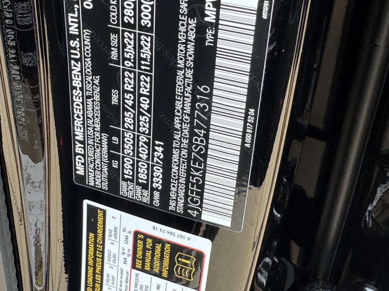 Mercedes-Benz GLS Vehicle Full-screen Gallery Image 34