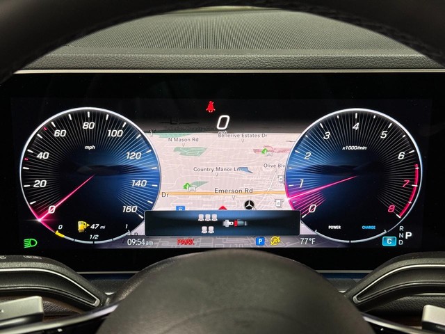 Mercedes-Benz GLE Vehicle Full-screen Gallery Image 38