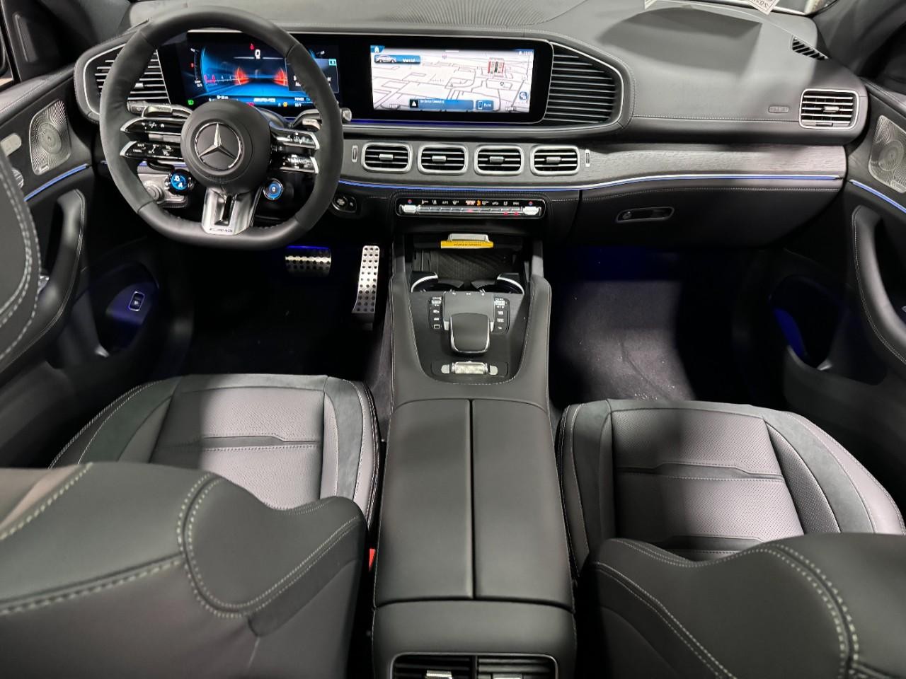 Mercedes-Benz GLE Vehicle Full-screen Gallery Image 11