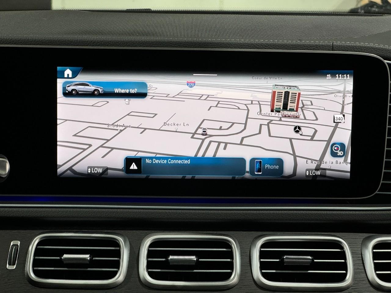 Mercedes-Benz GLE Vehicle Full-screen Gallery Image 13