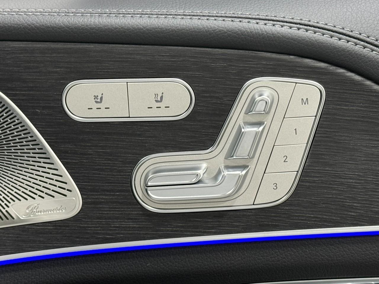 Mercedes-Benz GLE Vehicle Full-screen Gallery Image 20