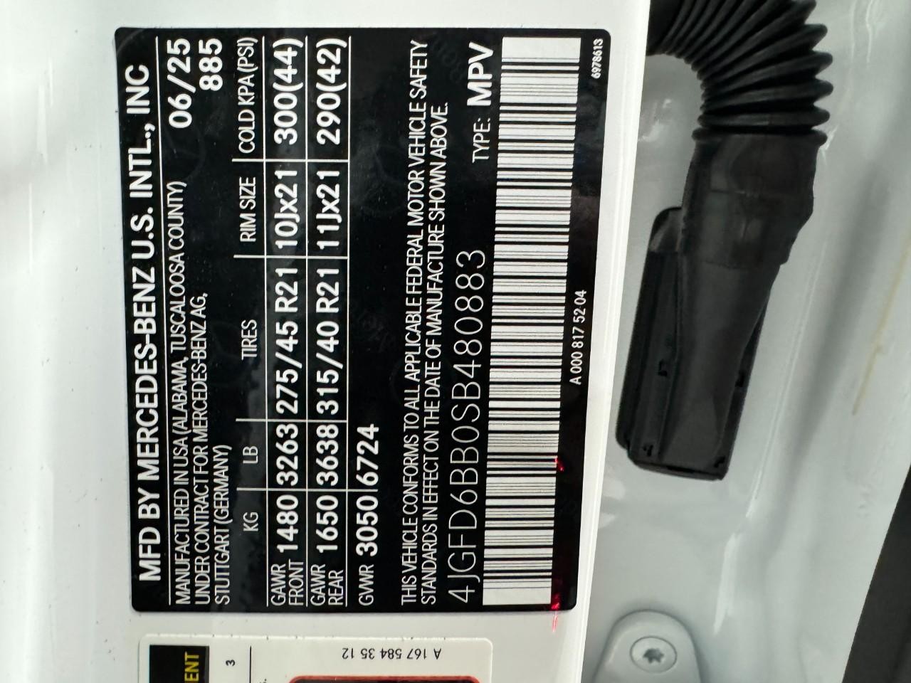 Mercedes-Benz GLE Vehicle Full-screen Gallery Image 37