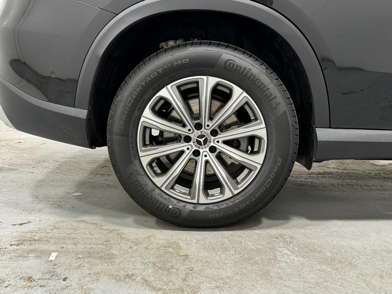 Mercedes-Benz GLC Vehicle Full-screen Gallery Image 5