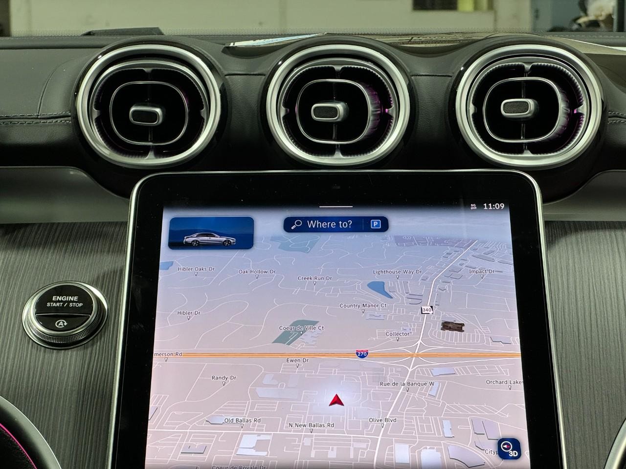 Mercedes-Benz C-Class Vehicle Full-screen Gallery Image 14