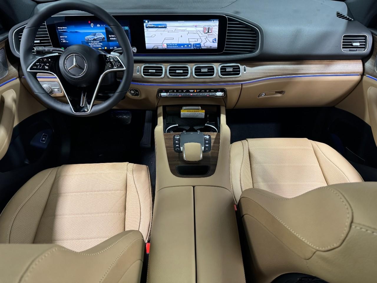 Mercedes-Benz GLE Vehicle Full-screen Gallery Image 14