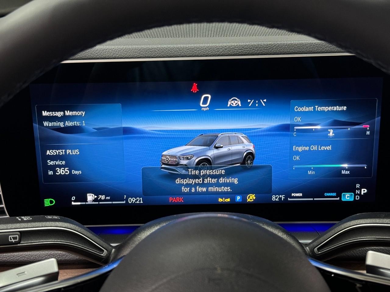 Mercedes-Benz GLE Vehicle Full-screen Gallery Image 37