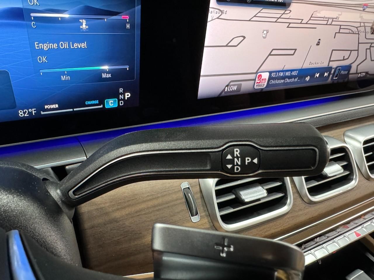 Mercedes-Benz GLE Vehicle Full-screen Gallery Image 38