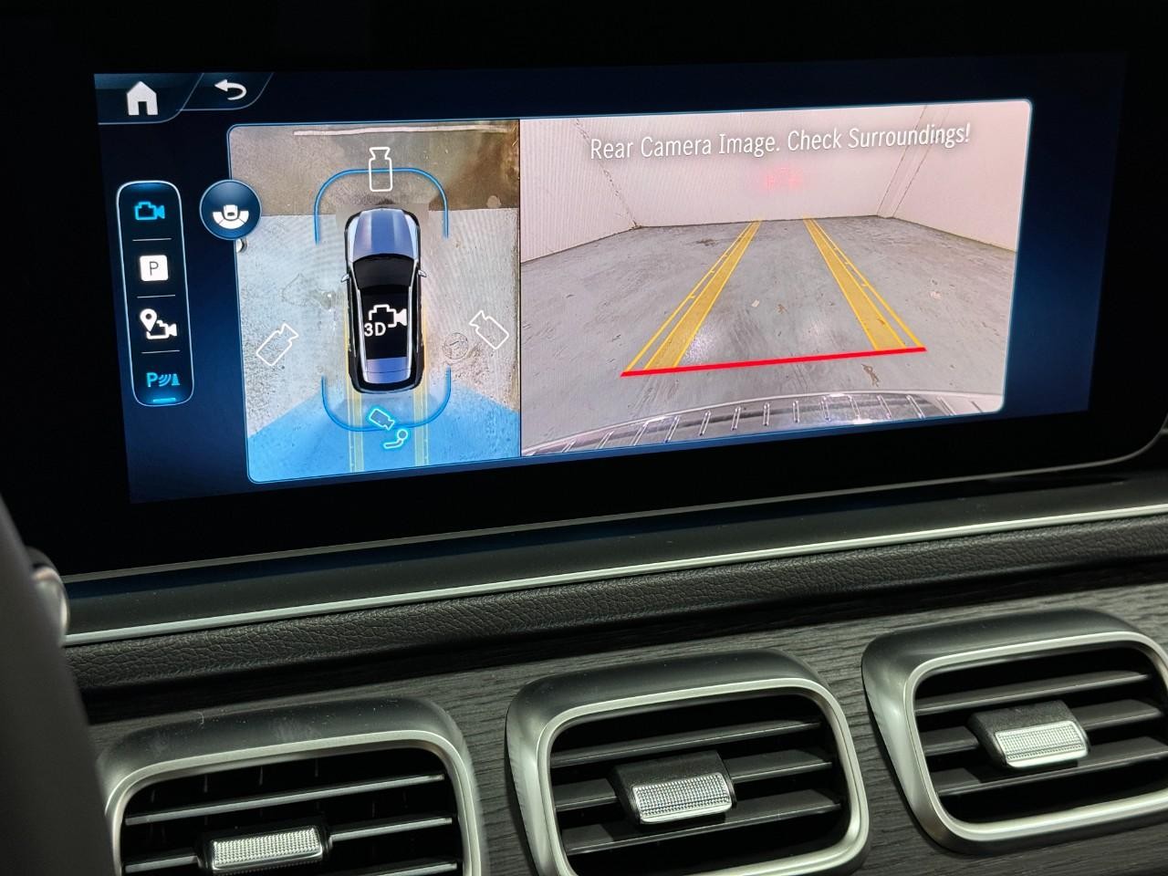 Mercedes-Benz GLE Vehicle Full-screen Gallery Image 37