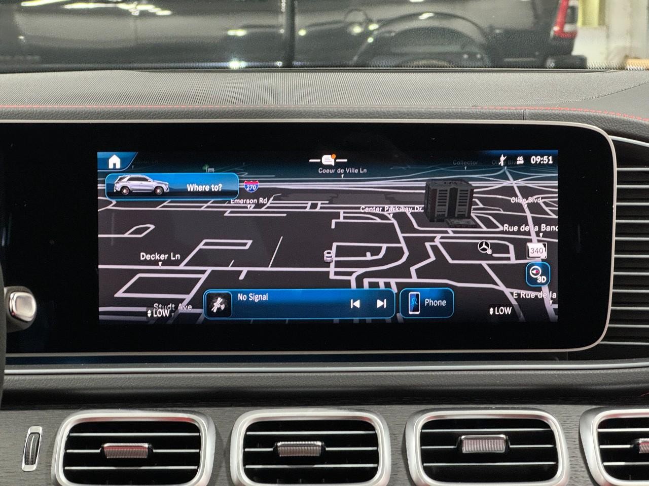 Mercedes-Benz GLE Vehicle Full-screen Gallery Image 14