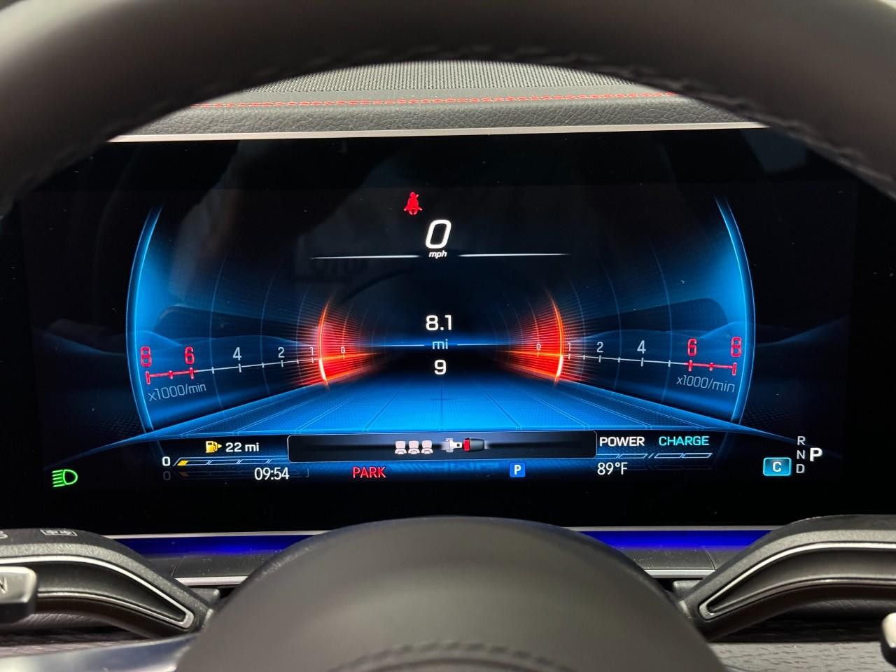 Mercedes-Benz GLE Vehicle Full-screen Gallery Image 35