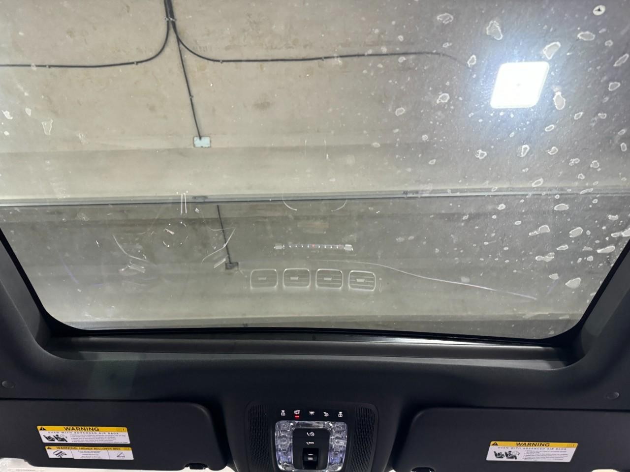 Mercedes-Benz GLE Vehicle Full-screen Gallery Image 11