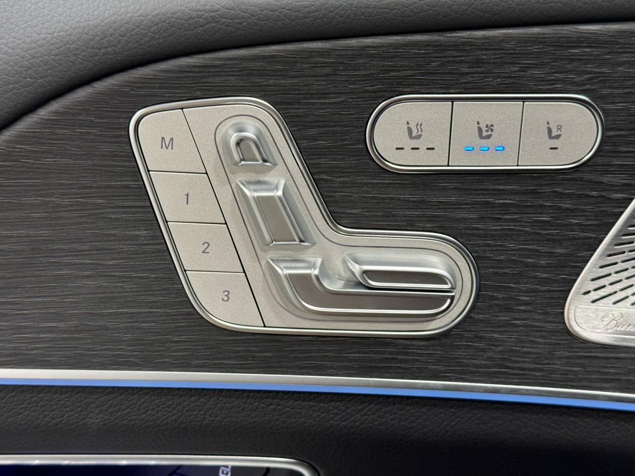 Mercedes-Benz GLE Vehicle Full-screen Gallery Image 25