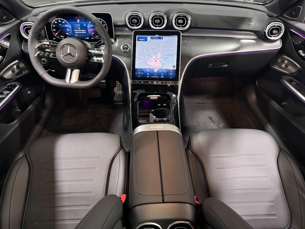 Mercedes-Benz C-Class Vehicle Full-screen Gallery Image 12