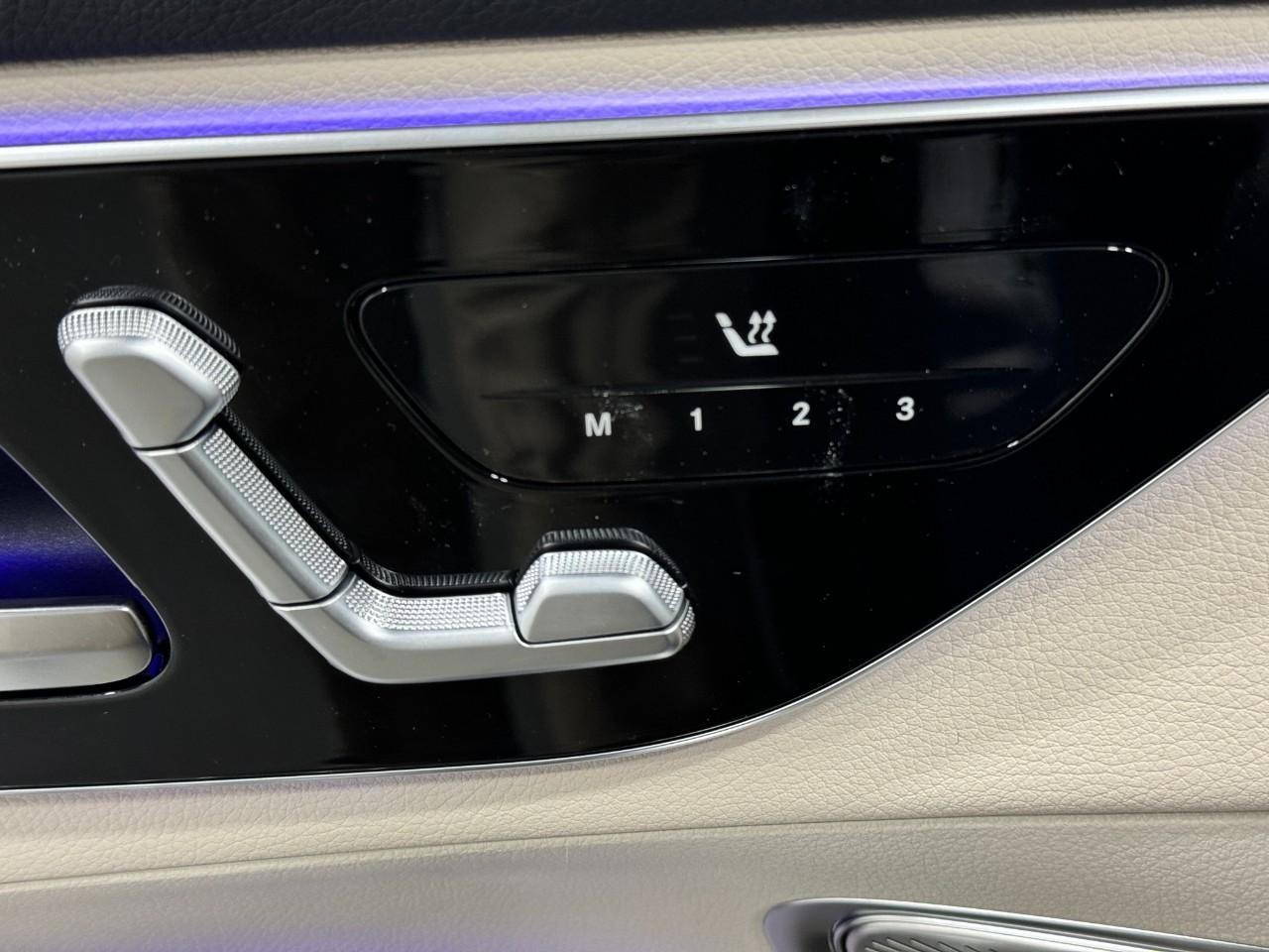 Mercedes-Benz GLC Vehicle Full-screen Gallery Image 23