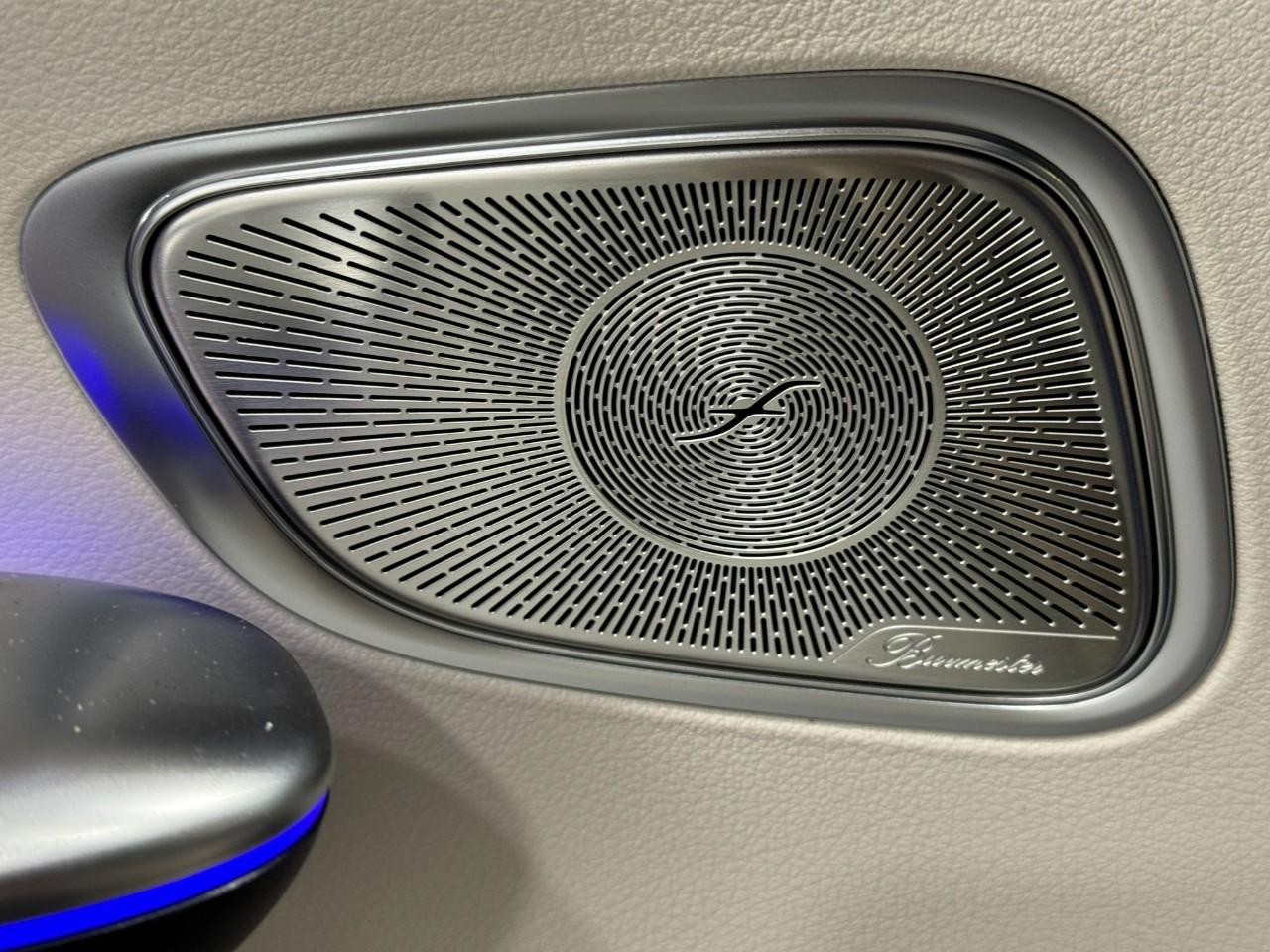 Mercedes-Benz GLC Vehicle Full-screen Gallery Image 26