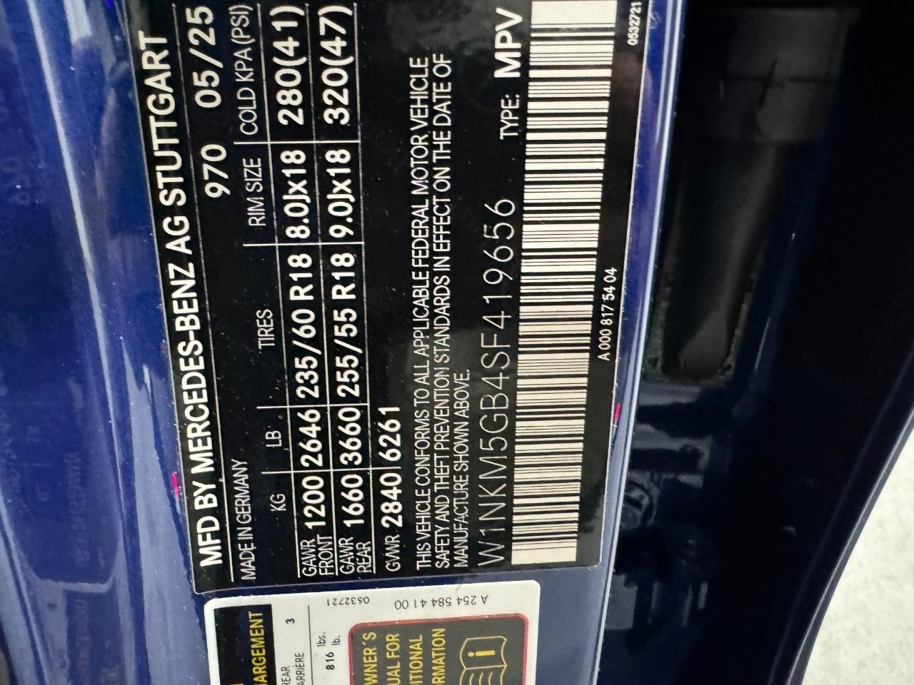 Mercedes-Benz GLC Vehicle Full-screen Gallery Image 37