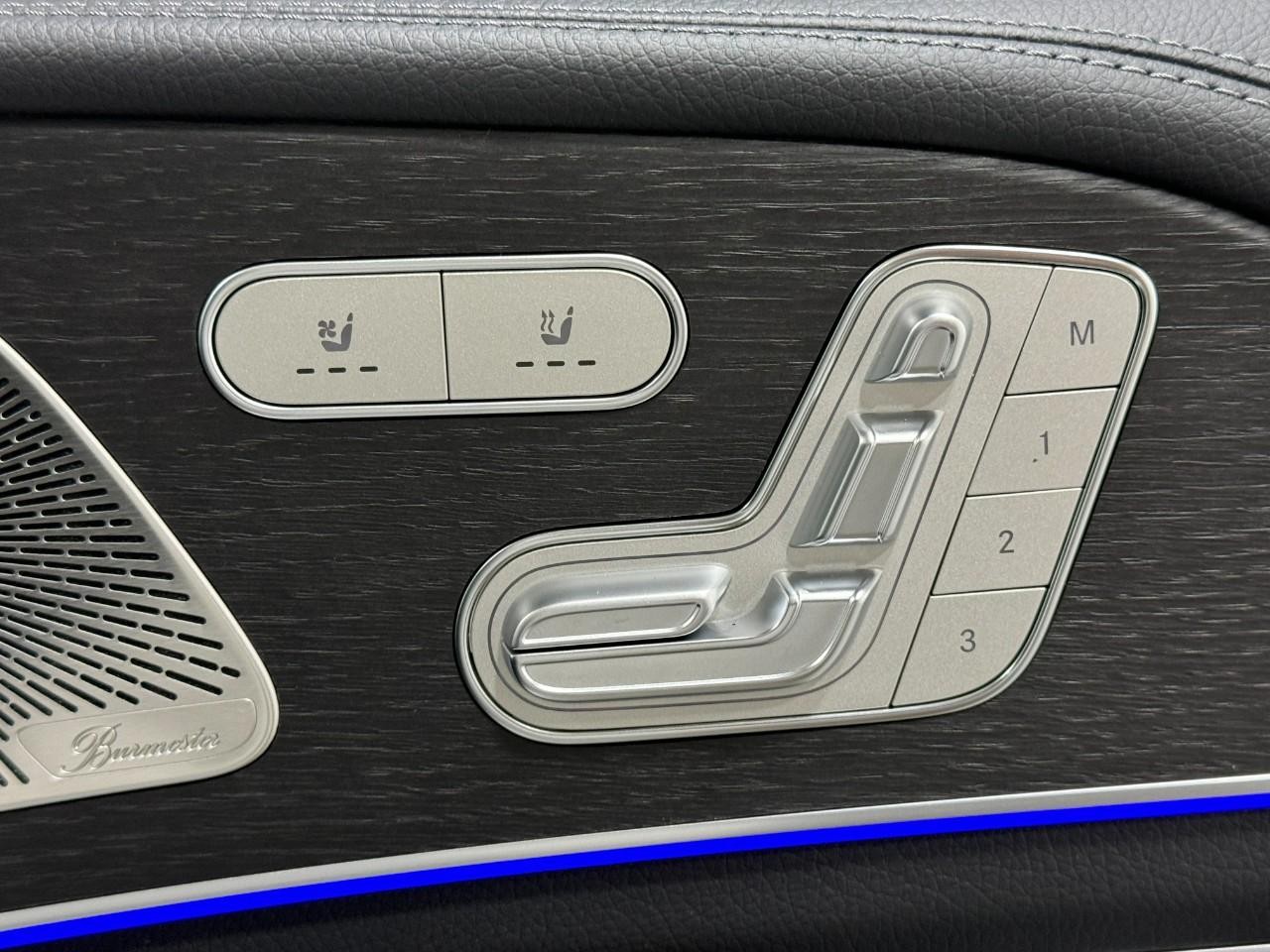 Mercedes-Benz GLE Vehicle Full-screen Gallery Image 21