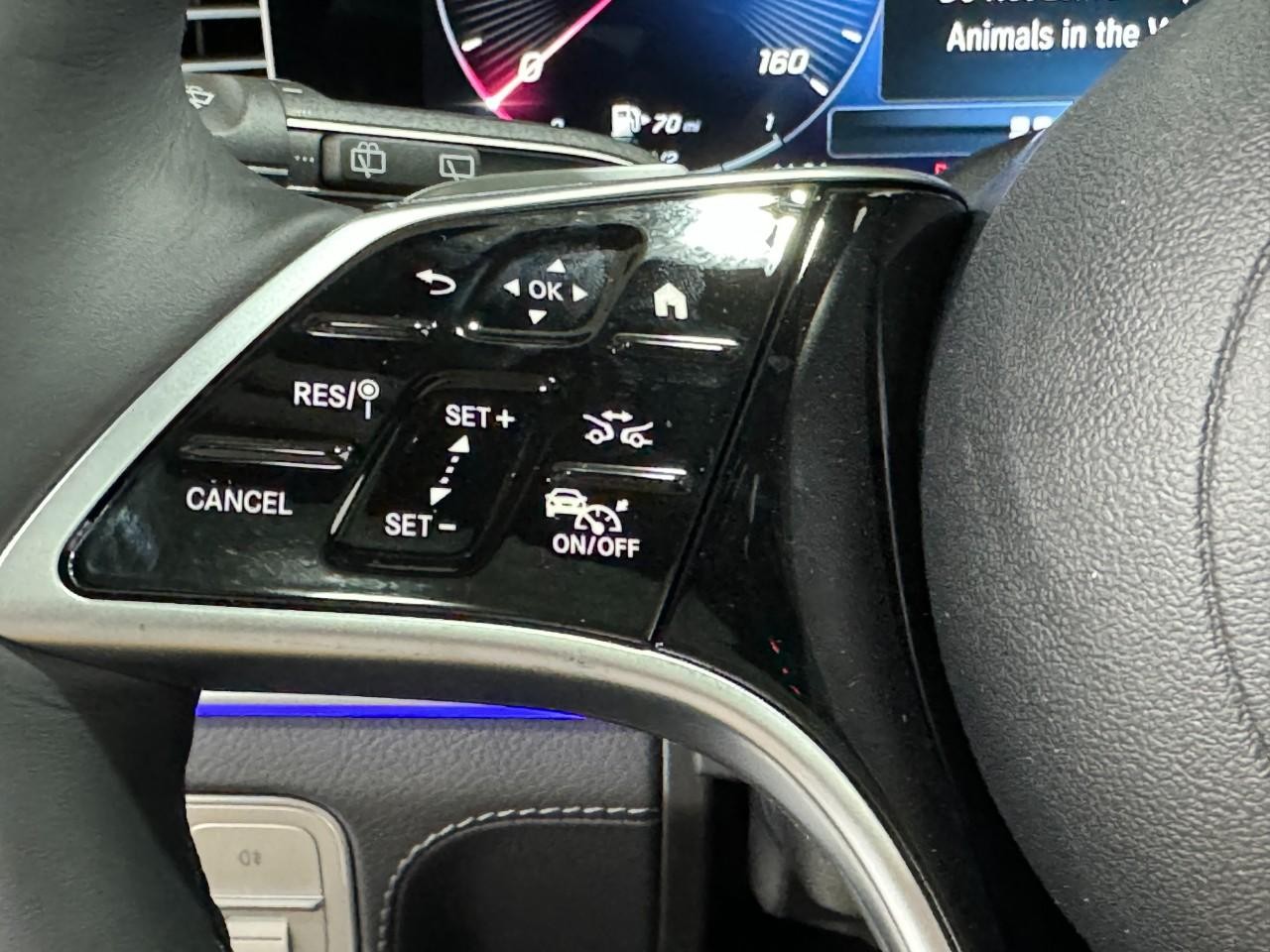 Mercedes-Benz GLE Vehicle Full-screen Gallery Image 33