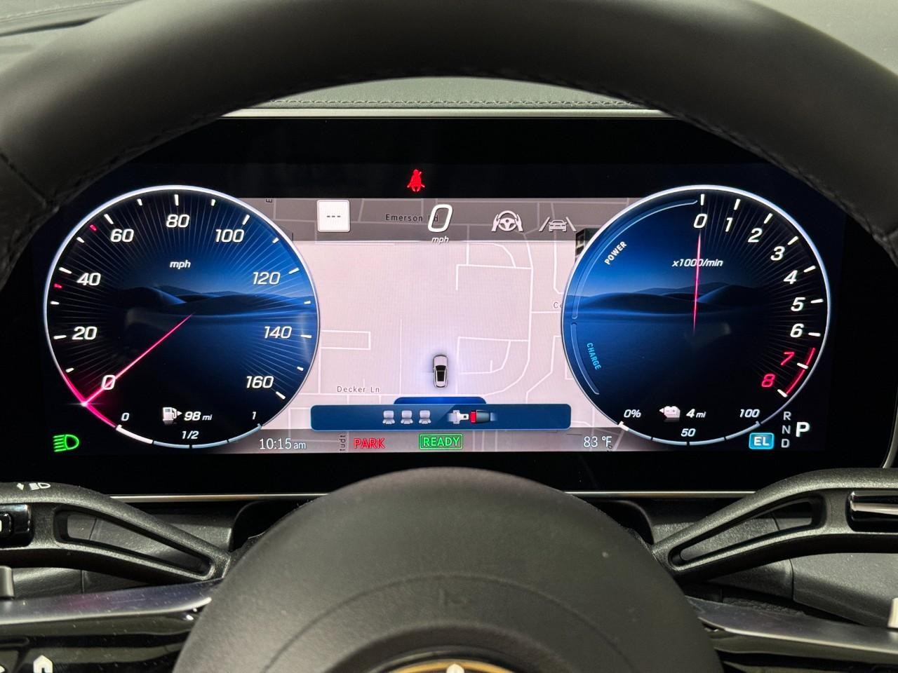 Mercedes-Benz GLC Vehicle Full-screen Gallery Image 33