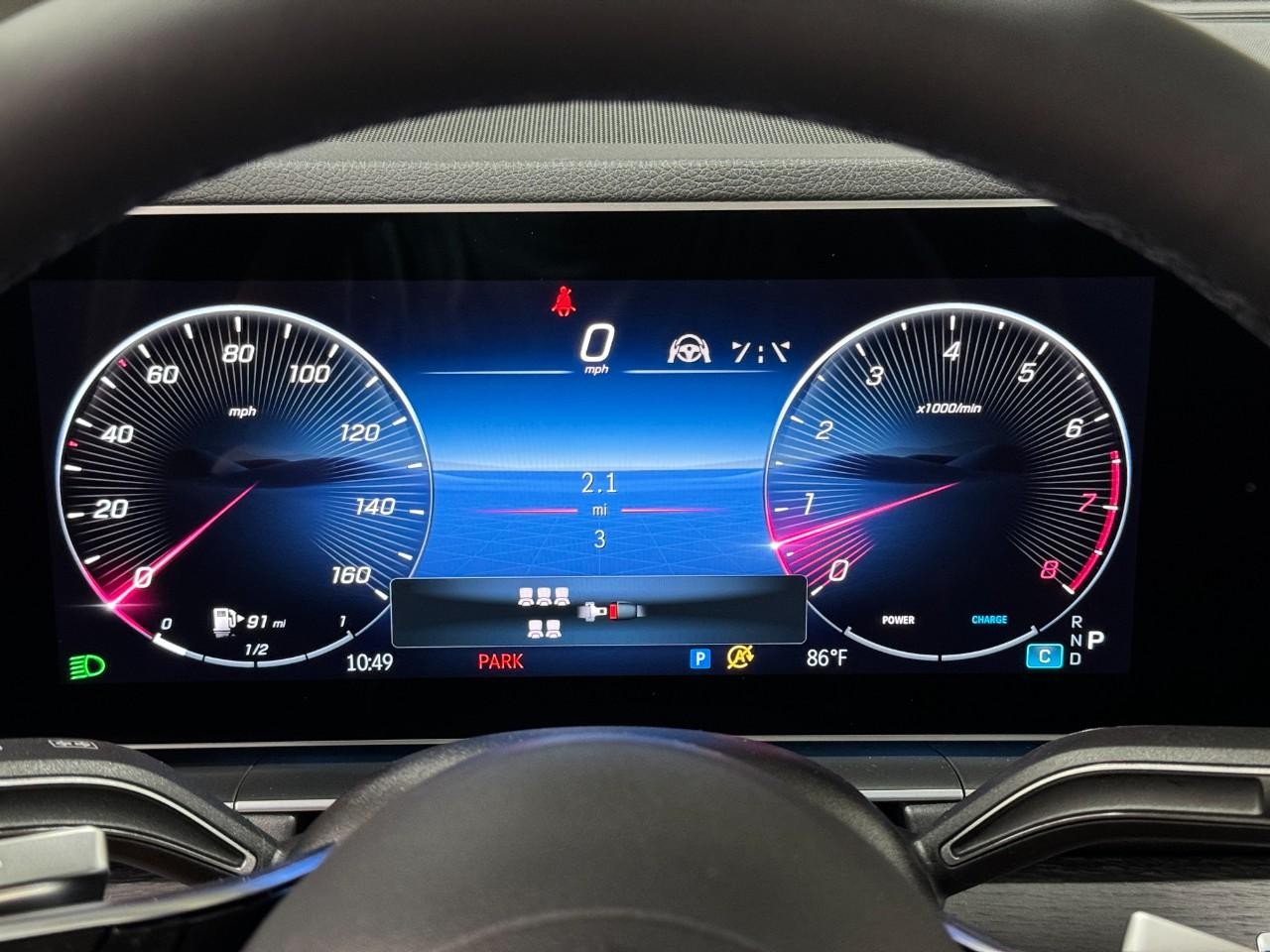 Mercedes-Benz GLE Vehicle Full-screen Gallery Image 35