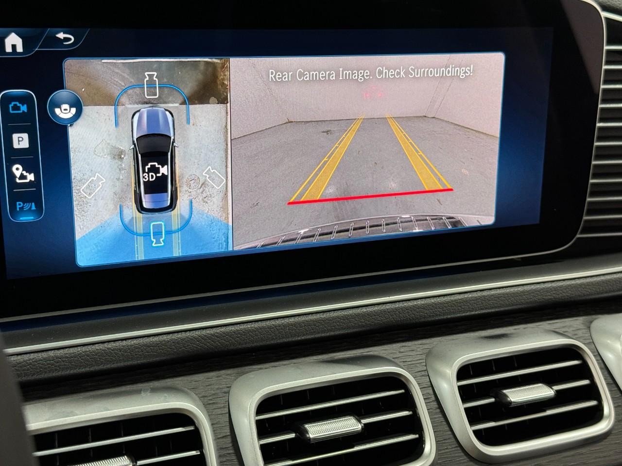 Mercedes-Benz GLE Vehicle Full-screen Gallery Image 37