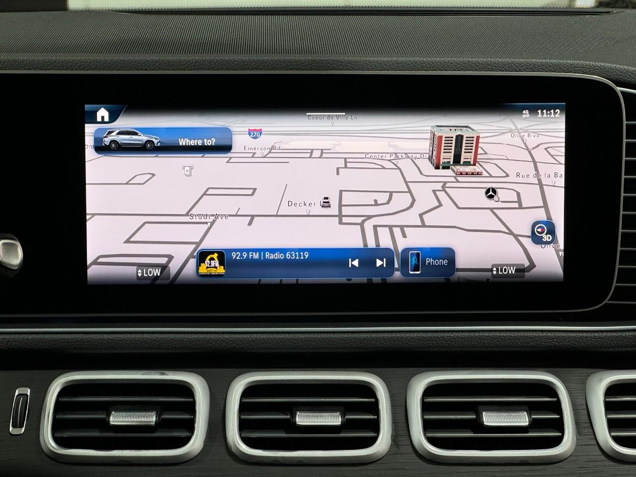 Mercedes-Benz GLE Vehicle Full-screen Gallery Image 14