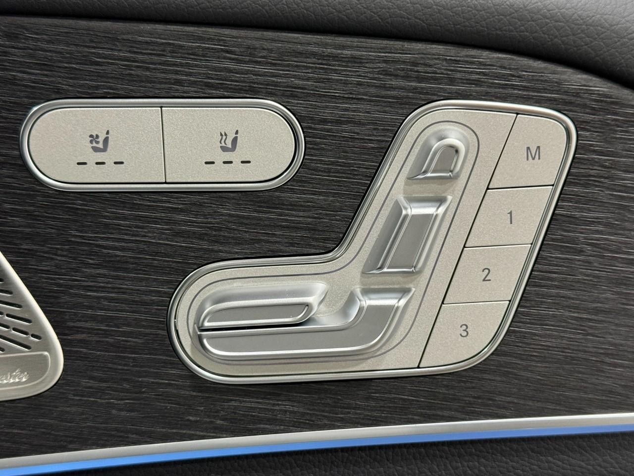 Mercedes-Benz GLE Vehicle Full-screen Gallery Image 21