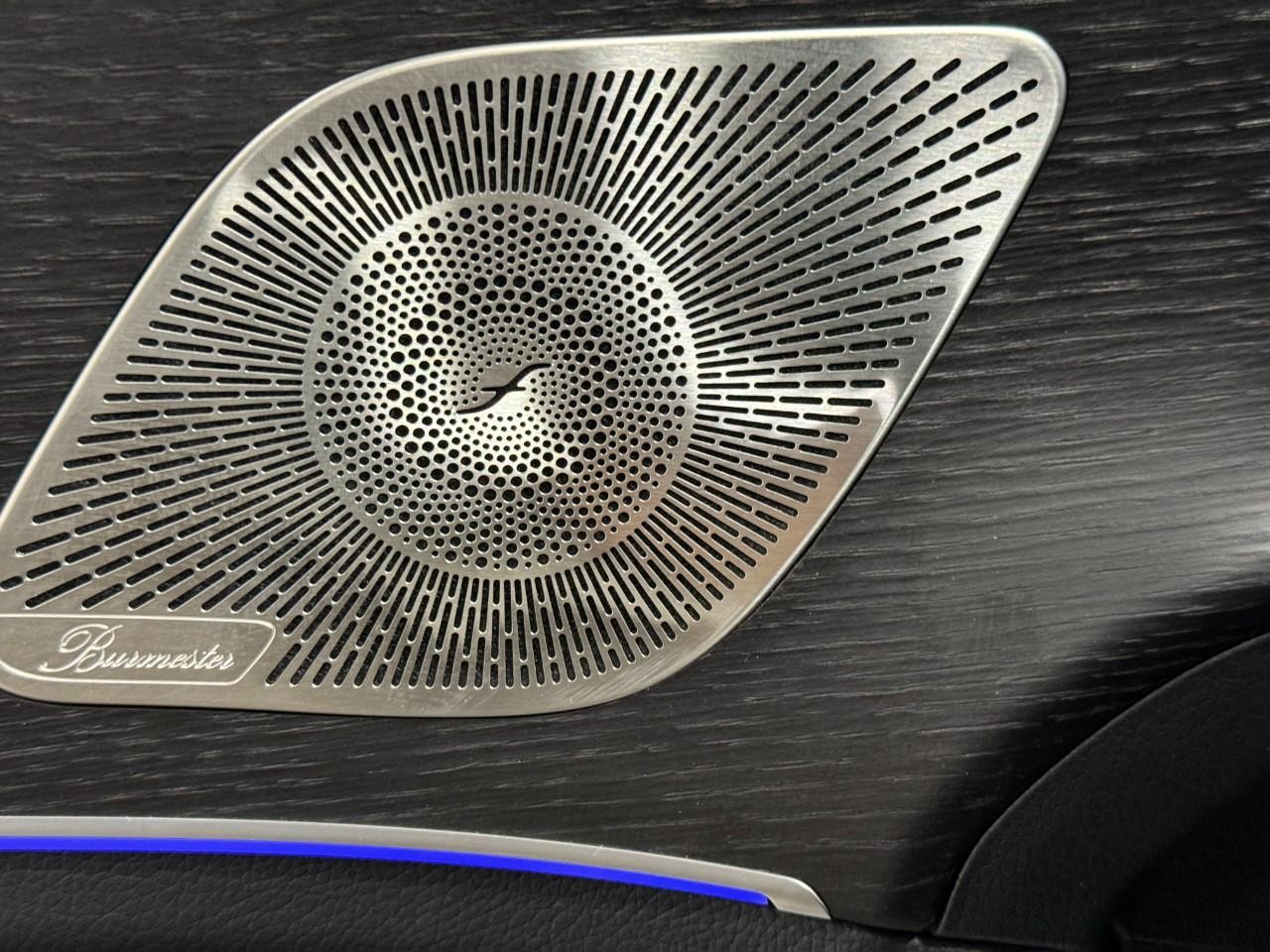 Mercedes-Benz GLE Vehicle Full-screen Gallery Image 24